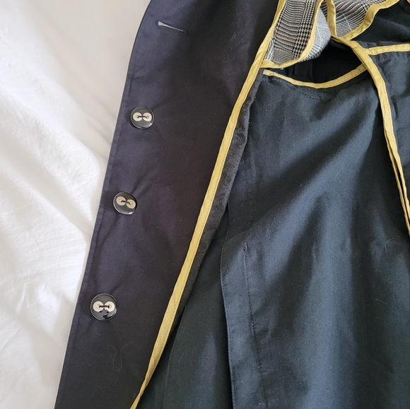 Mackage double-breasted lightweight trench in XS - Picture 4 of 16